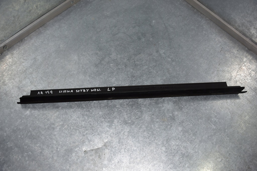 фото №3, Alfa romeo 159 молдинг стекло внутренняя левый правый перед