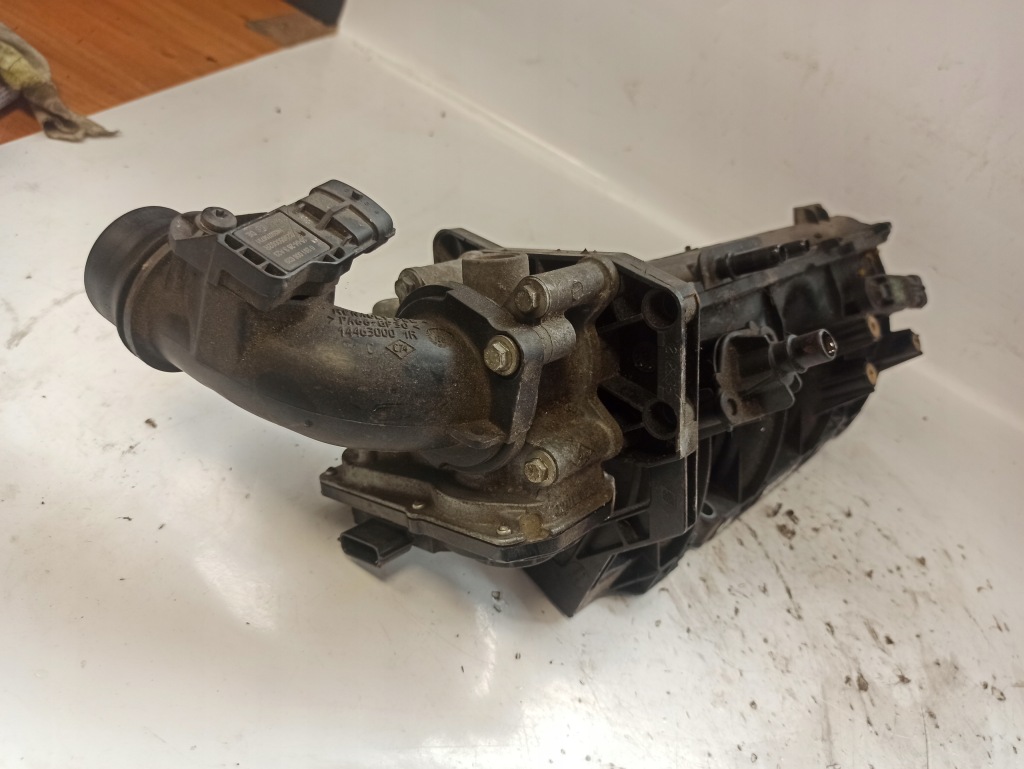 фото №14, Renault scenic iii 3 1.4 tce труба воздухозаборник воздуха h8200860017