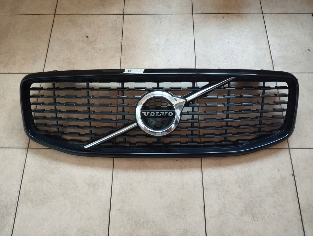 фото №1, Volvo xc60 ii r-design решётка радиатора решётка радиатора model po 2018 roku