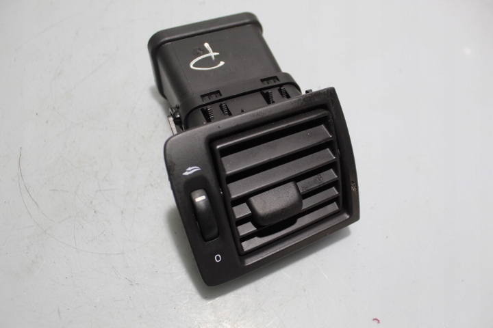 фото №1, Решітка обдув права volvo v50