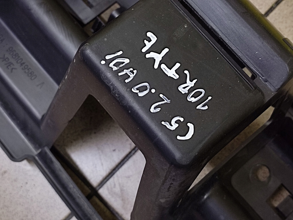 фото №10, Citroen c5 iii направляющая бампера задняя 9681049580