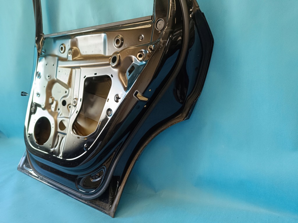 Audi q8 e-tron 55 quattro 300kw 2019 r двері праві задній 4ke833052a ly9t Оригінал