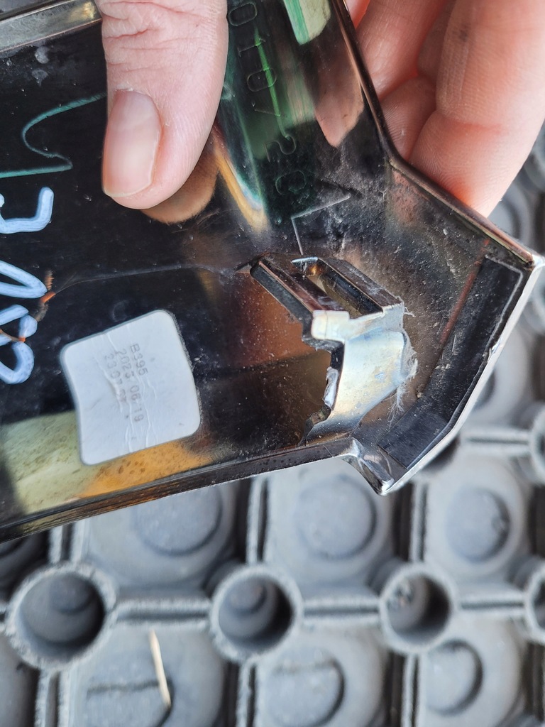 фото №9, Toyota land cruiser j150 молдинг бампера перед левая 53148-60010