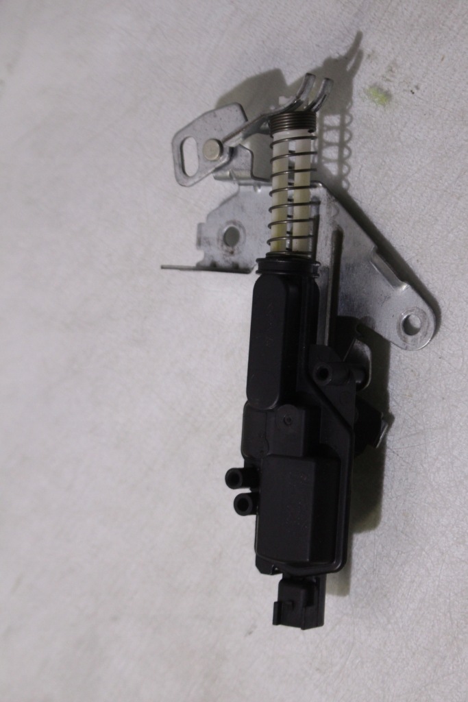 Купити Привід замка кришки ford fiesta mk6