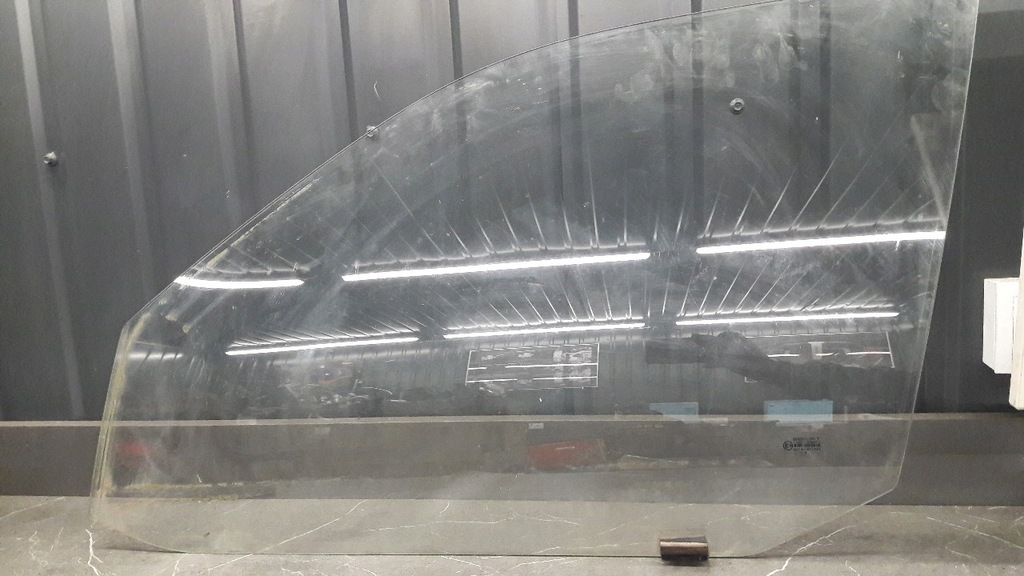 фото №2, Стекло правый перед caddy ii