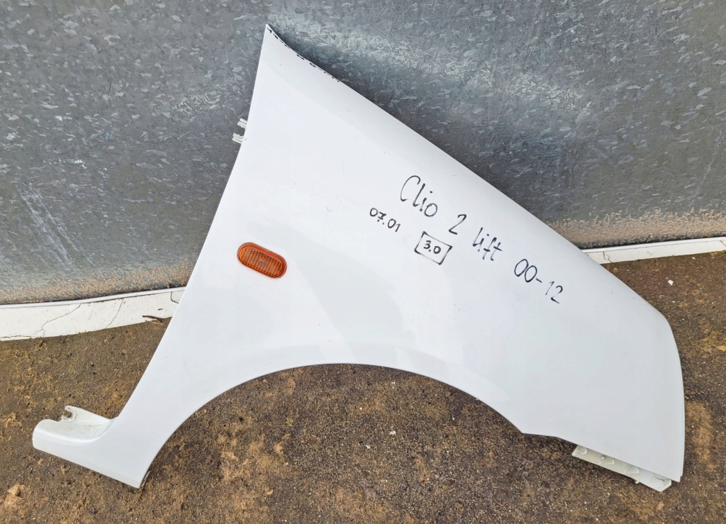 Купити Крило передній ліве / правий перед renault clio 2 рестайлінг  2000-12