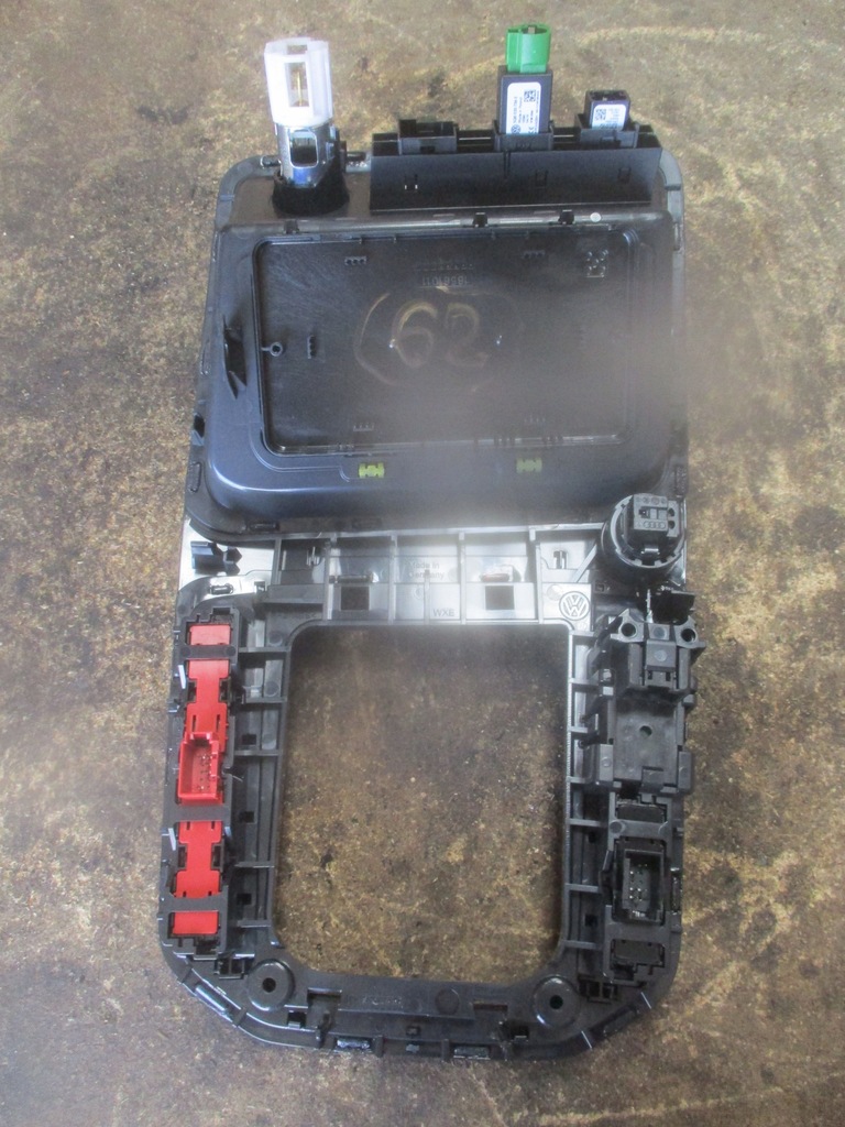 фото №8, Рамка туннель кнопка 517863284g vw golf sportsvan