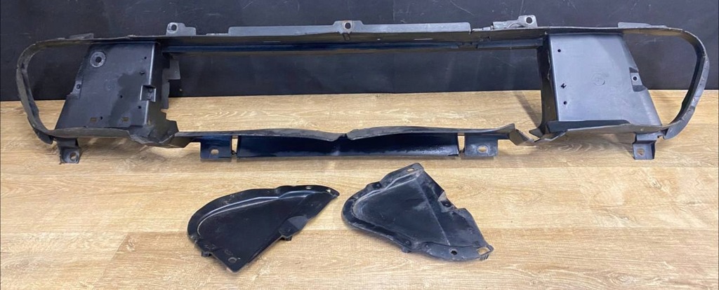 фото №1, Дефлектор вентиляционный range rover velar l560 оригинальный номер j8a2-8a095