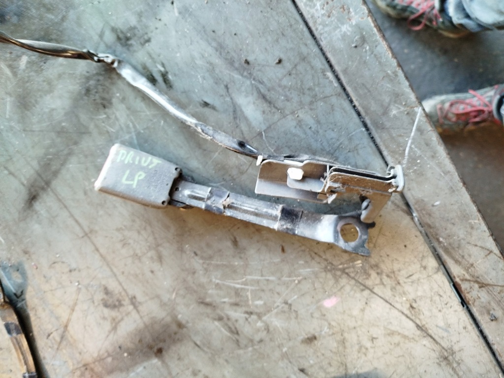 фото №1, Клипса натяжитель поперечина левый перед toyota prius e034501