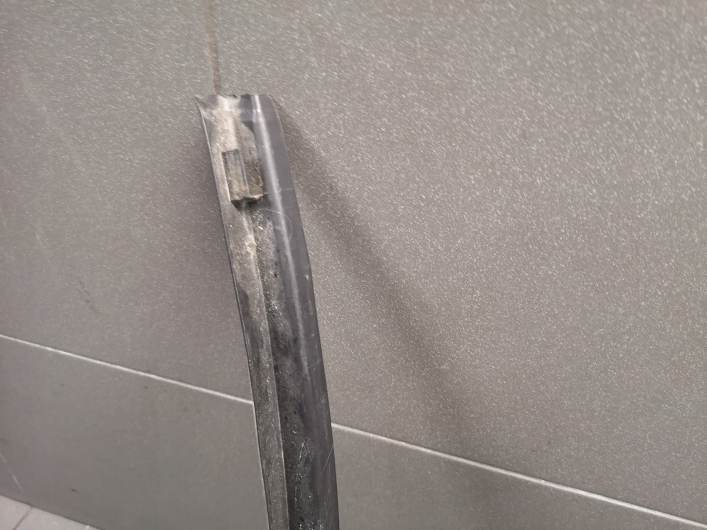 фото №8, Захист стійка a права audi a4 b6 cabrio 8h0867272