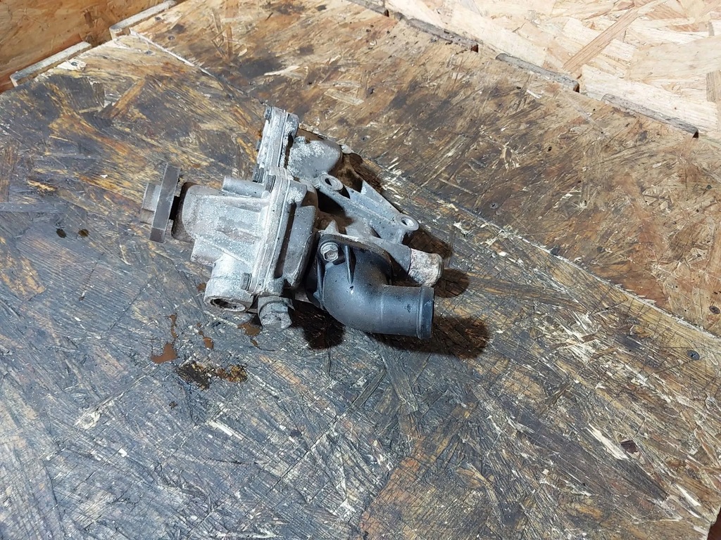 фото №5, Корпус насоса wody насос wody audi a4 b5 1.8t aeb 050121013