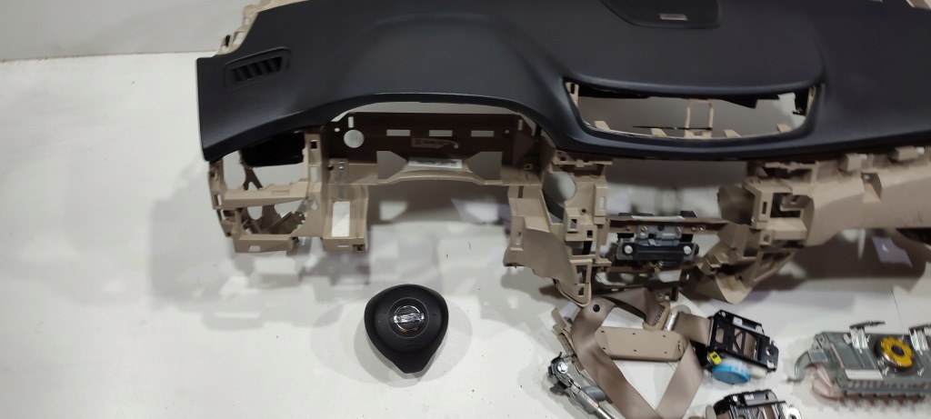 фото №5, Nissan x-trail t32 lift приборная панель панель  подушка безопасности подушки безопасности ремни oryg демонтаж