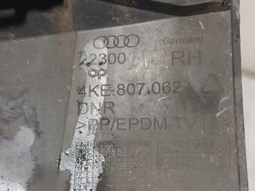 фото №7, Спойлер pod бампер передній audi e-tron 4ke перед правий