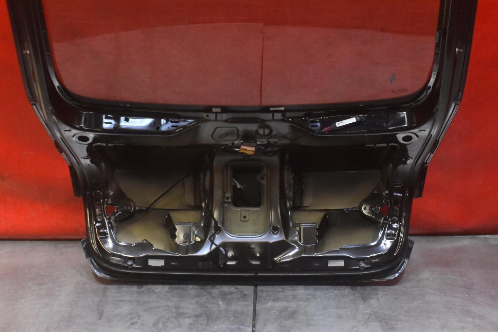 фото №15, Крышка багажника багажника задняя задняя czarna skoda superb 3 iii sedan 15-20