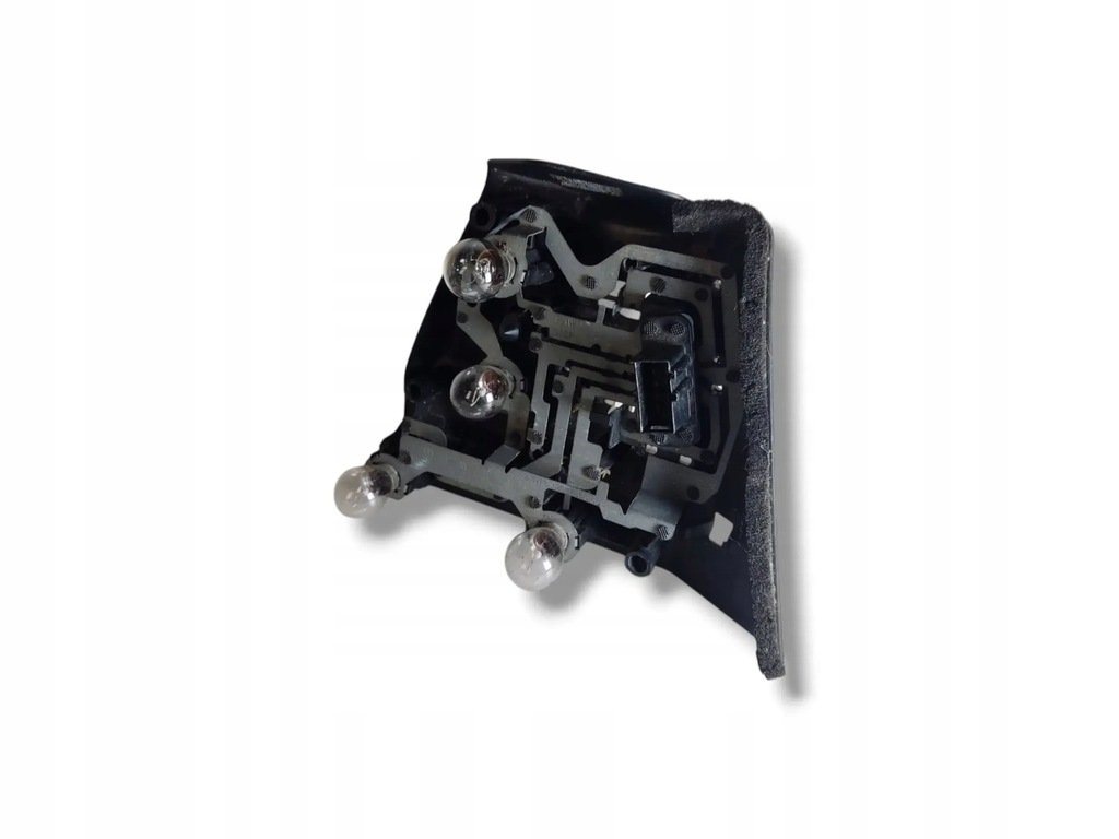 фото №5, Bmw 1 e81 e87 2010 вкладыш лампы задний