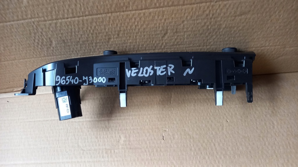 фото №2, Hyundai veloster n 19-22r панель радио радио кнопка запуск стоп 96540-j3000