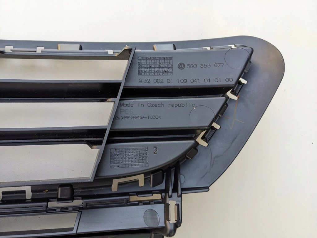 фото №12, Volkswagen golf vii решётка бампера средняя перед передний 5g0853677