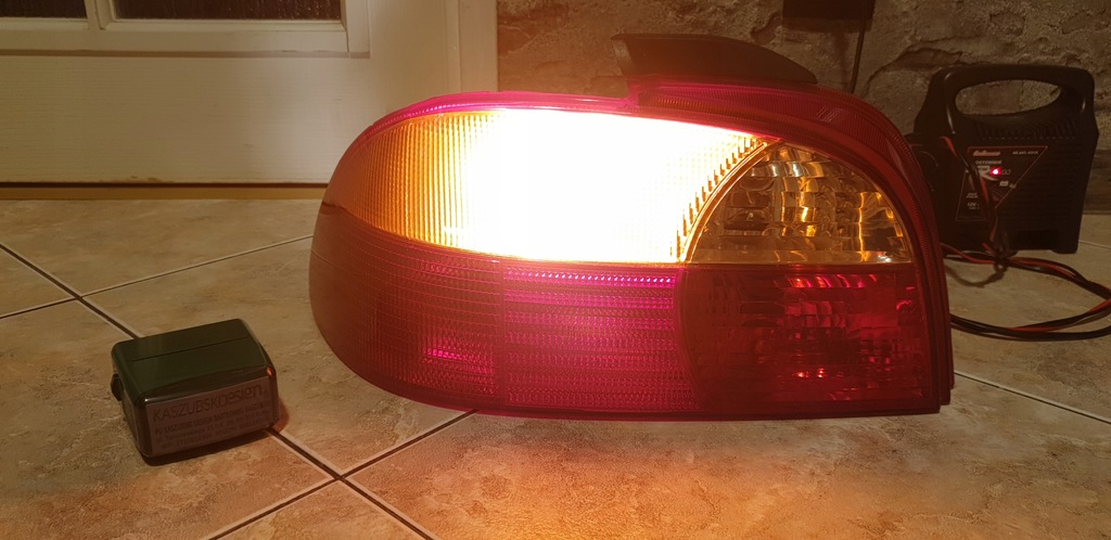 фото №13, Toyota avensis t22 sedan лампа задняя задняя левая - оригинал!