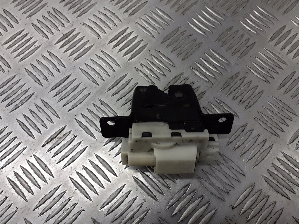 фото №1, Замок крышки багажника renault clio iii 8200076240e