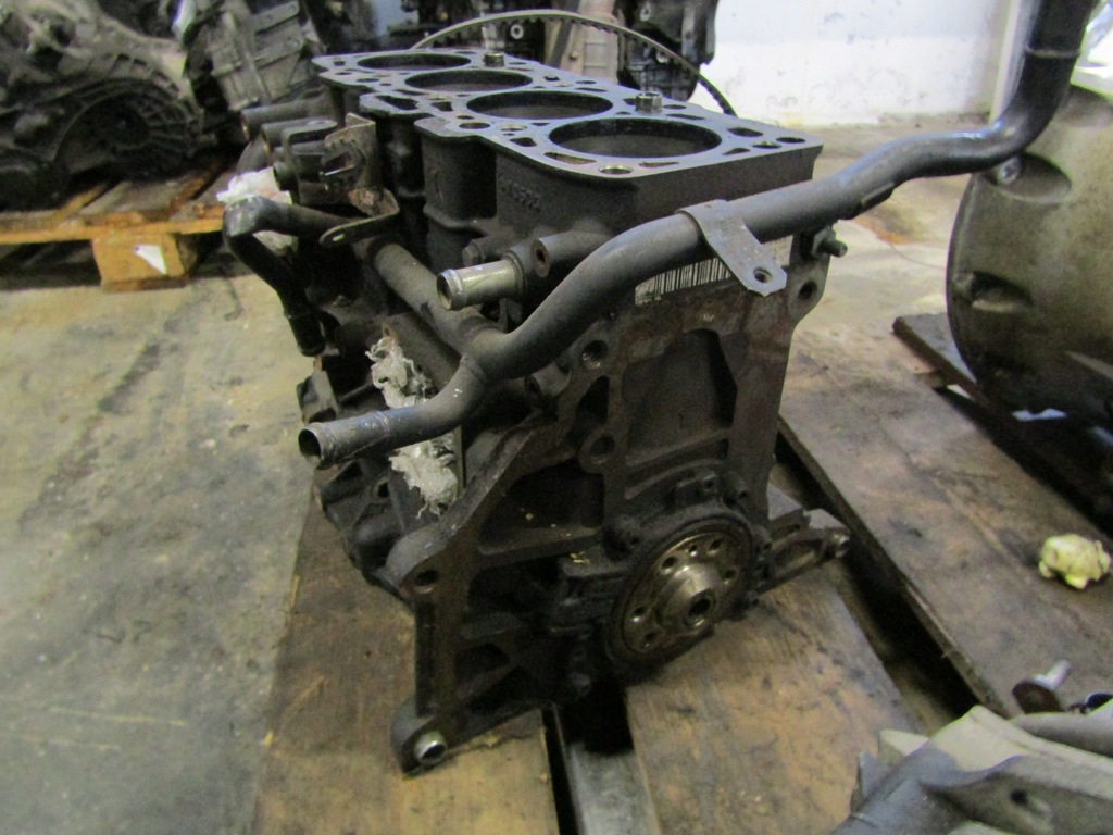 фото №8, Audi a3 8p блок двигателя dół wał + поршни 2,0tdi 16v 140km bkd 0381030218p