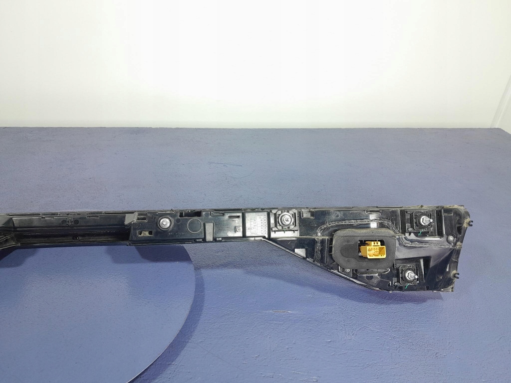 Audi a8 d5 фара накладка задний  крышки багажника led америка 4n0945095h с Разборки