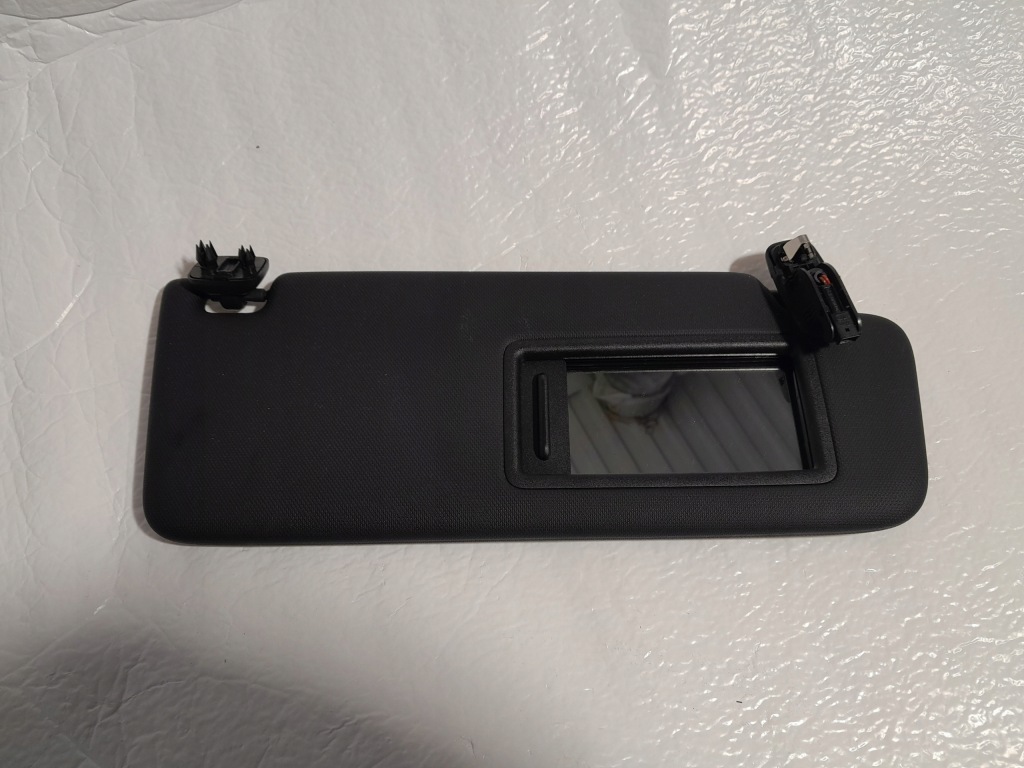 фото №1, Audi a4 b9 lift защита солнцезащитная правая 8w0857552am