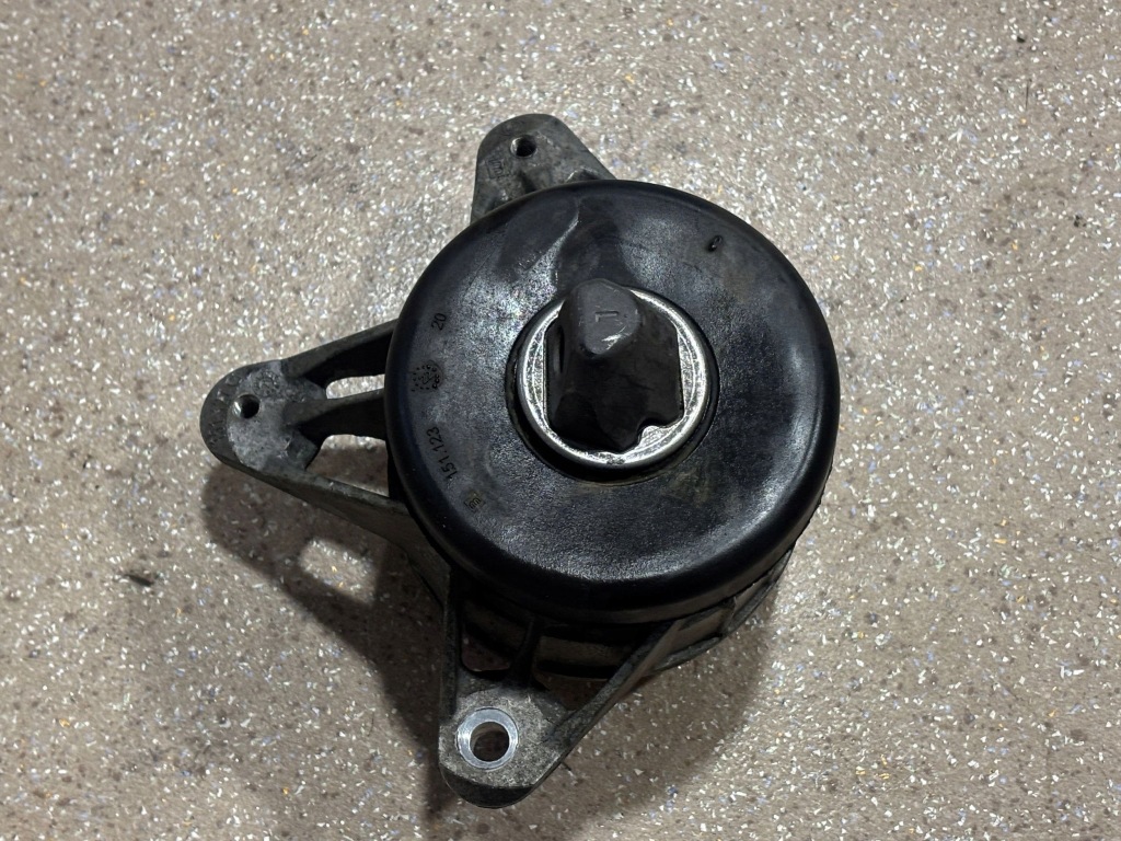 Кронштейн двигателя левая сторона mercedes-benz gle w167 a1672405300 Оригинал