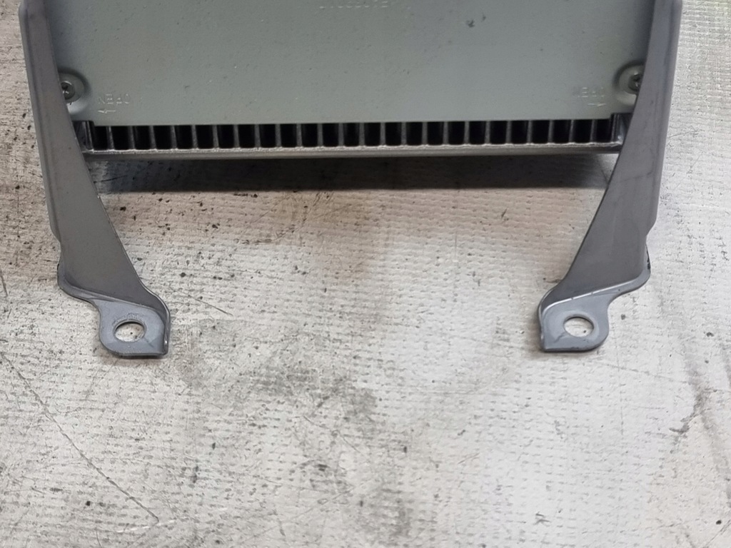 фото №10, Радиопроигрыватель бардачок оригинальный номер 86120-47220 toyota prius ii 08r