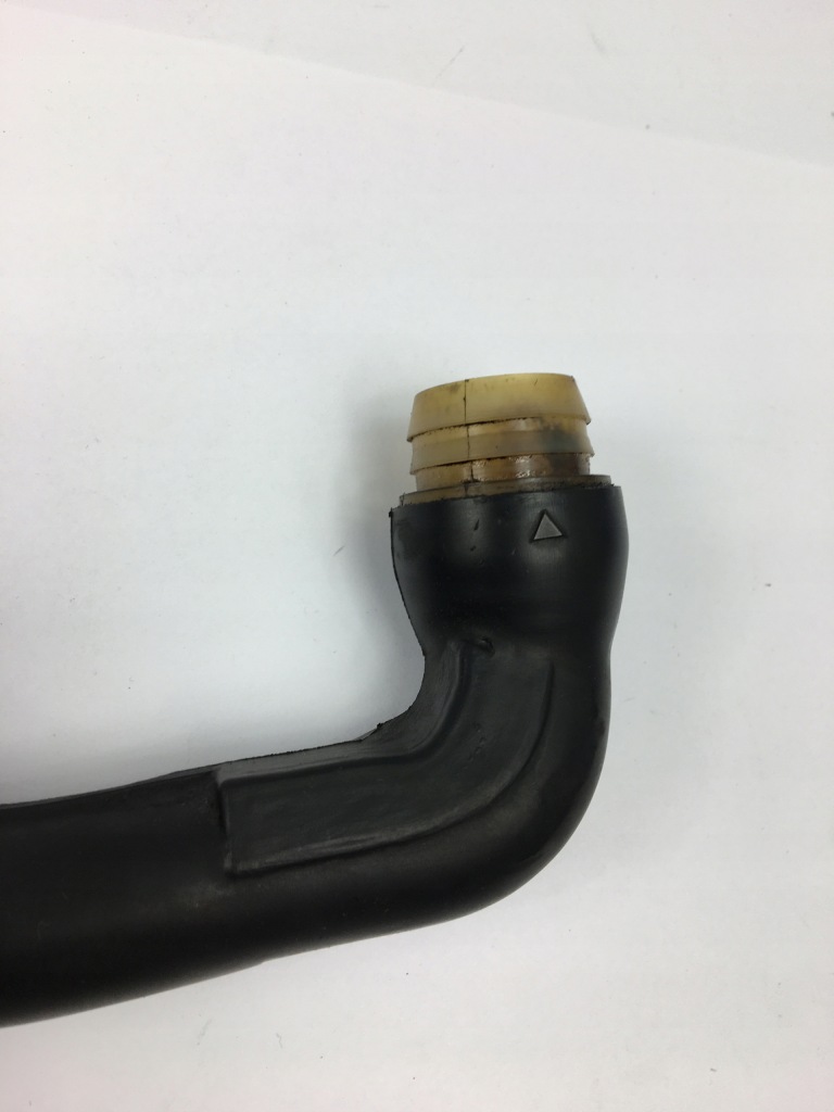 Купить Пабтрубок  шланг вентиляция картера коробки коленчатого вала mercedes w126 w123 r107 1100945282