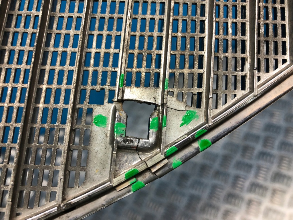 Mercedes w123 c123 купе решітка жабо хром 1238360665 Ціна