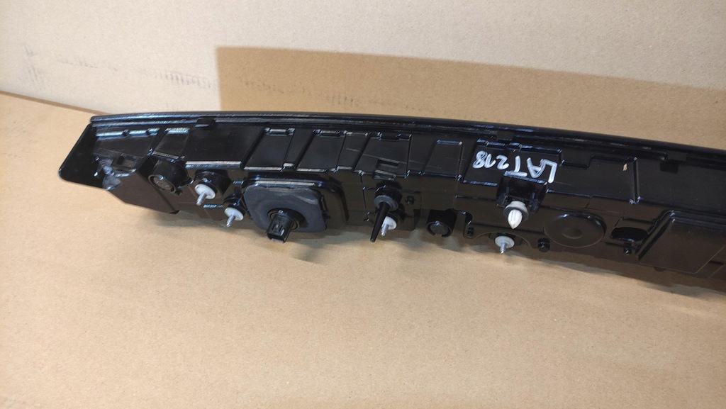 фото №8, Hyundai ioniq v молдинг накладка кришки задня