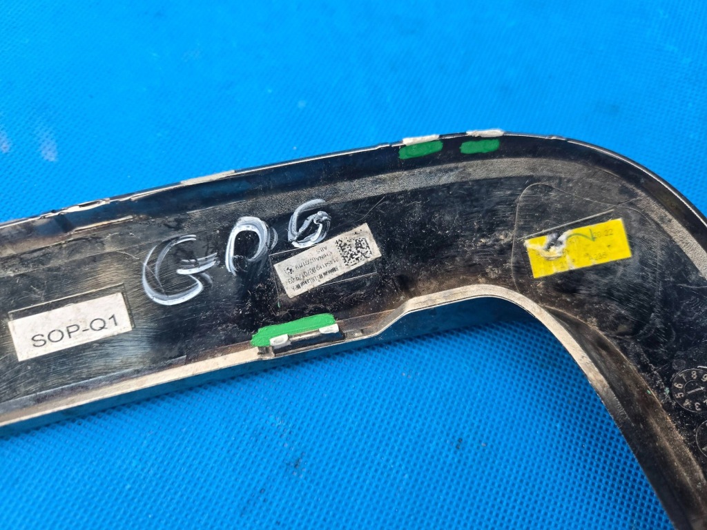 Молдинг накладка ґрати бампера перед сторона ліва bmw x6 g06 8070179 Зі Шроту