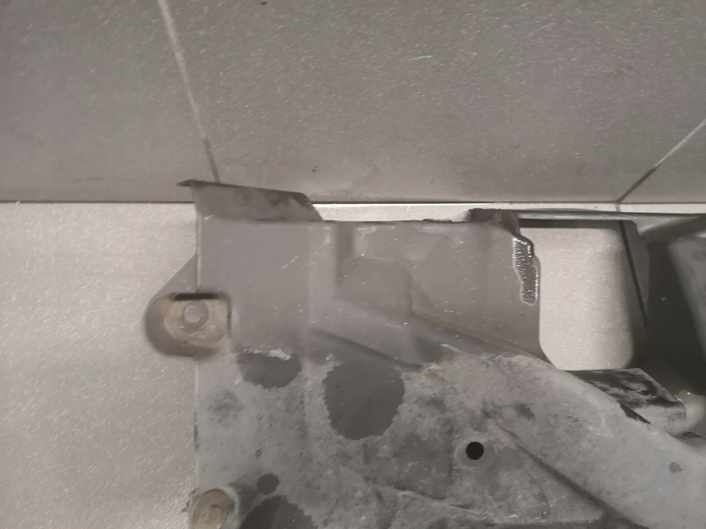 фото №13, Захист редуктор ліва bmw 7 f01 3.0d 7185169