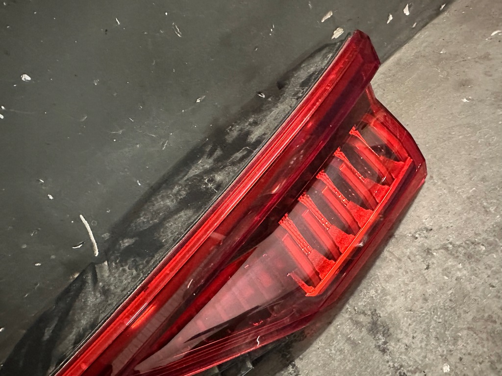 фото №9, Лампа задня середня audi q8 пошкоджені скло 4m8945095p