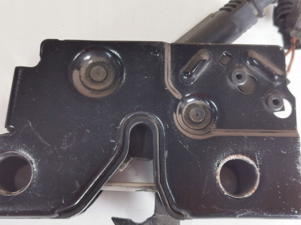 фото №7, Замок капот audi 182.