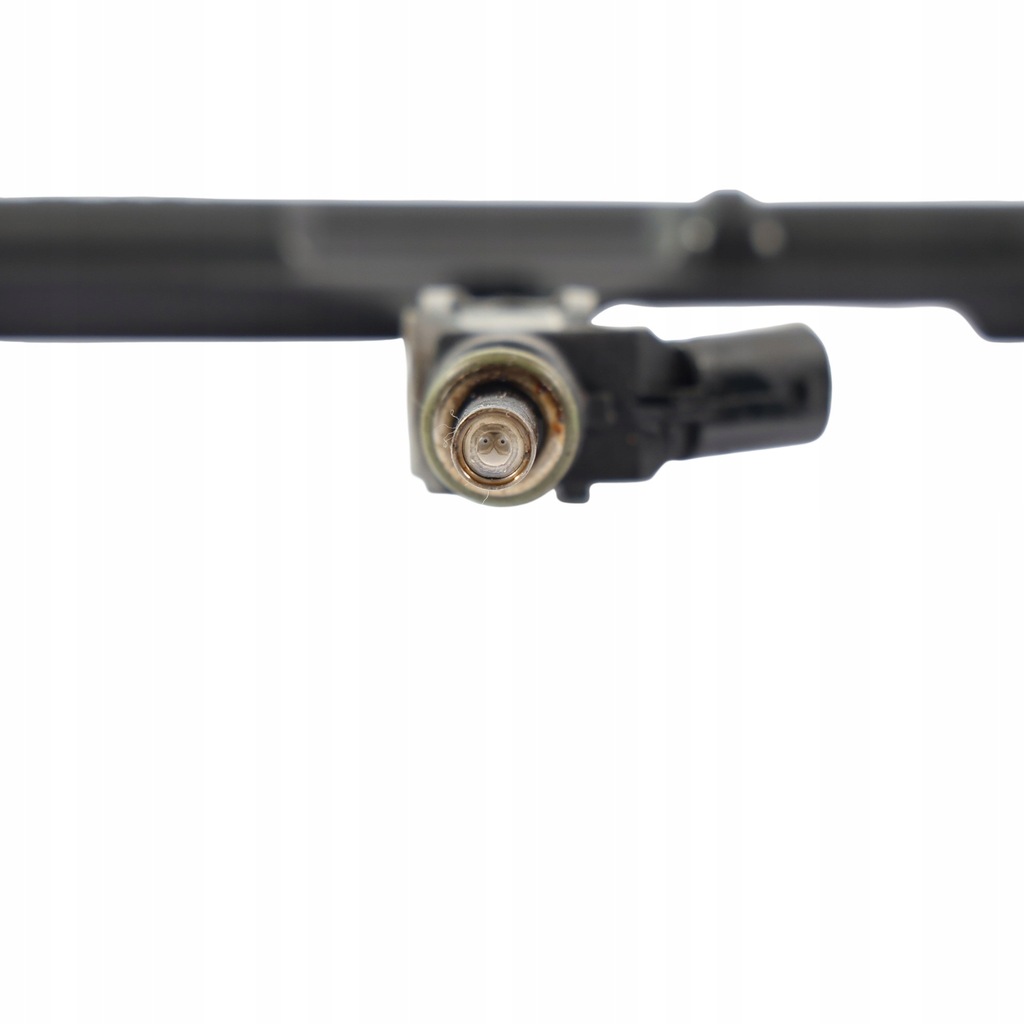 фото №11, Audi s4 b8 s5 8t 3.0 tfsi cre молдинг впрыскная левая форсунки 06e133681l