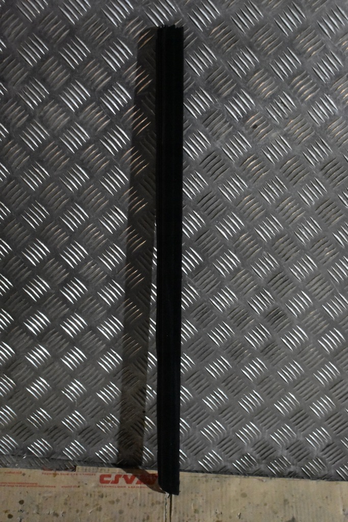 фото №1, Idealna молдинг двері передня ліва mercedes w167 1