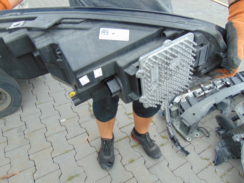 фото №9, Kompletny перед капот бампер 4xpdc, led технология e-pace 2.0d r-dynamic