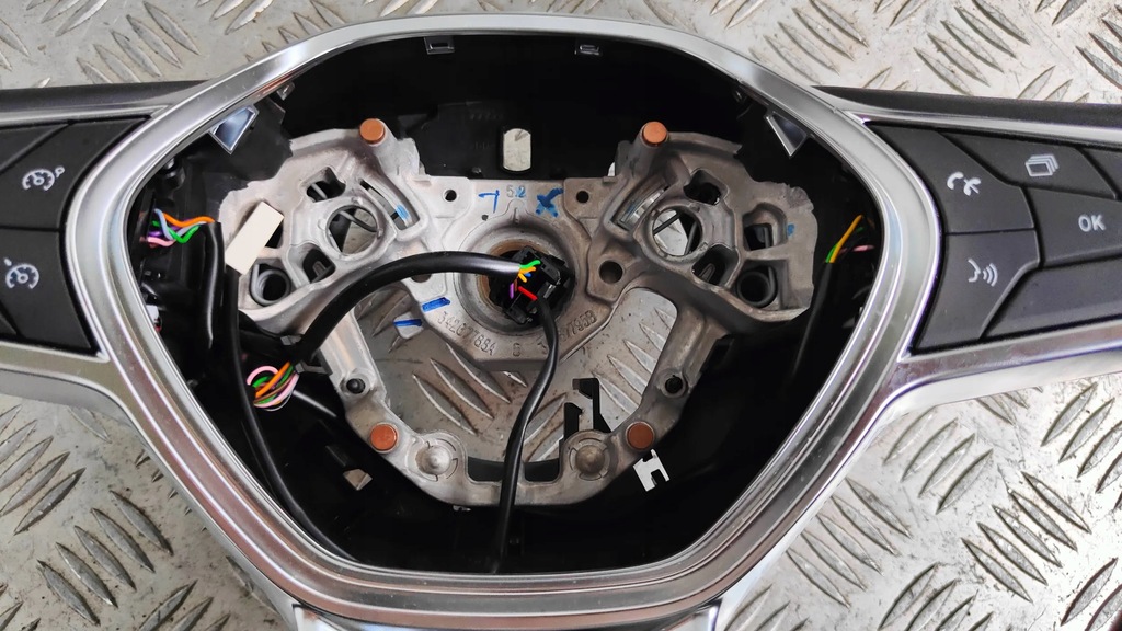 фото №10, Renault clio v 19-23 повітропровід шкіряний multi