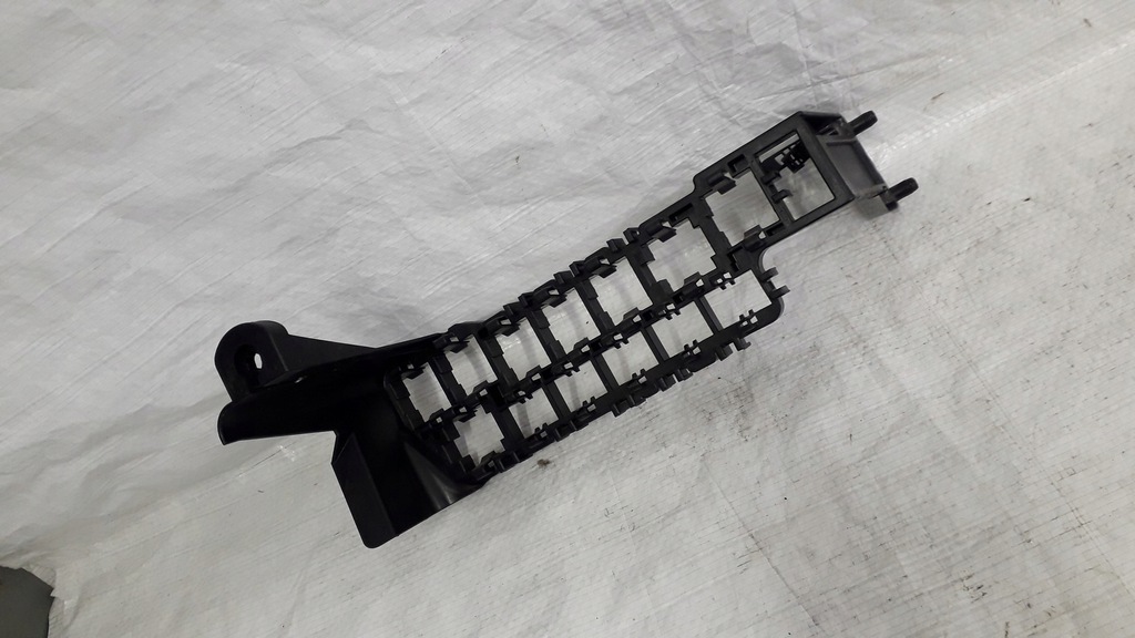 фото №9, Audi a6 c5 рамка роз'ємів реле 8d1937545