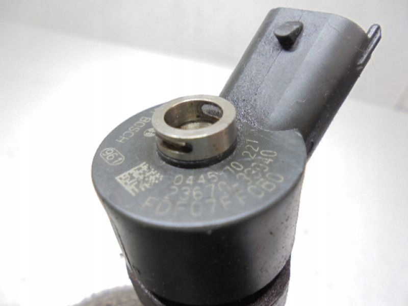 фото №7, Corolla 9 e12 інжектор 23670-33040 1,4d4d 0445110227