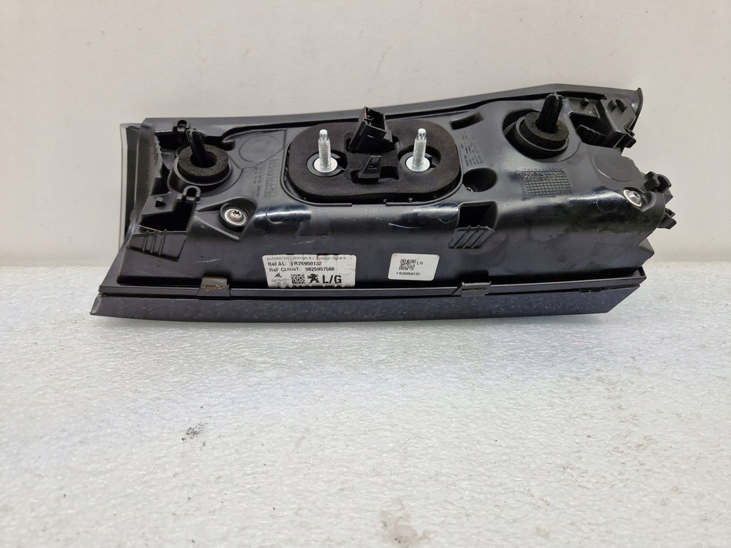 фото №6, Лампа led w крышка левый задняя peugeot 2008 ii