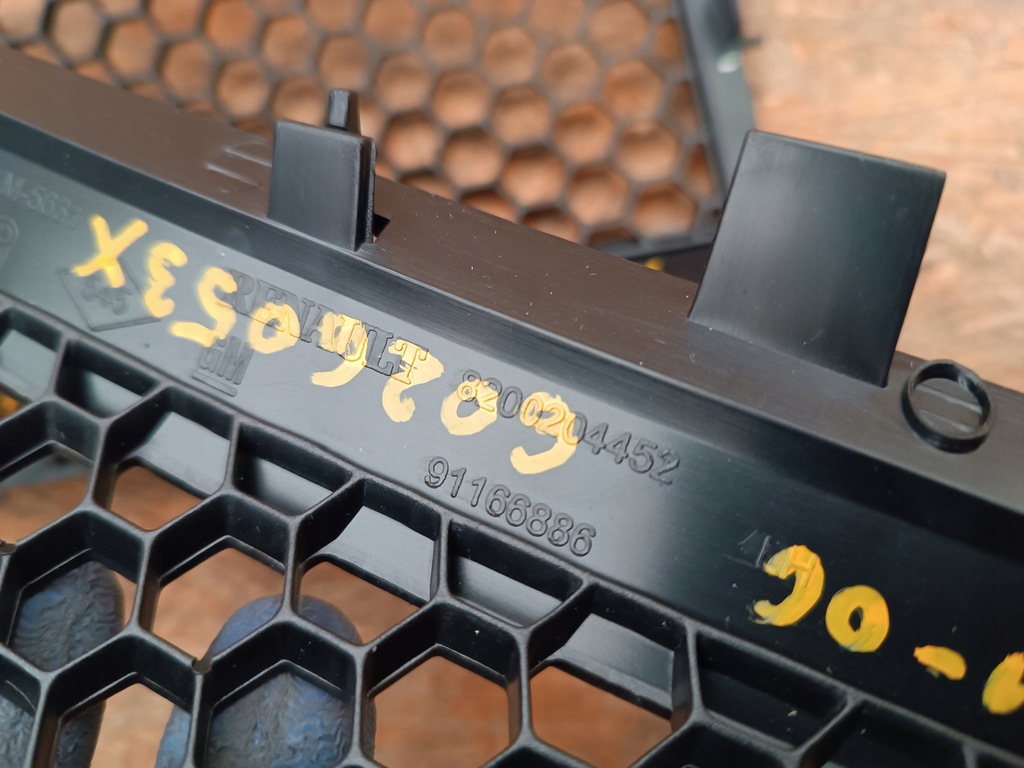 фото №12, Renault trafic ii 8200204453 8200204452 решітка радіатора решітка радіатора ліва права перед