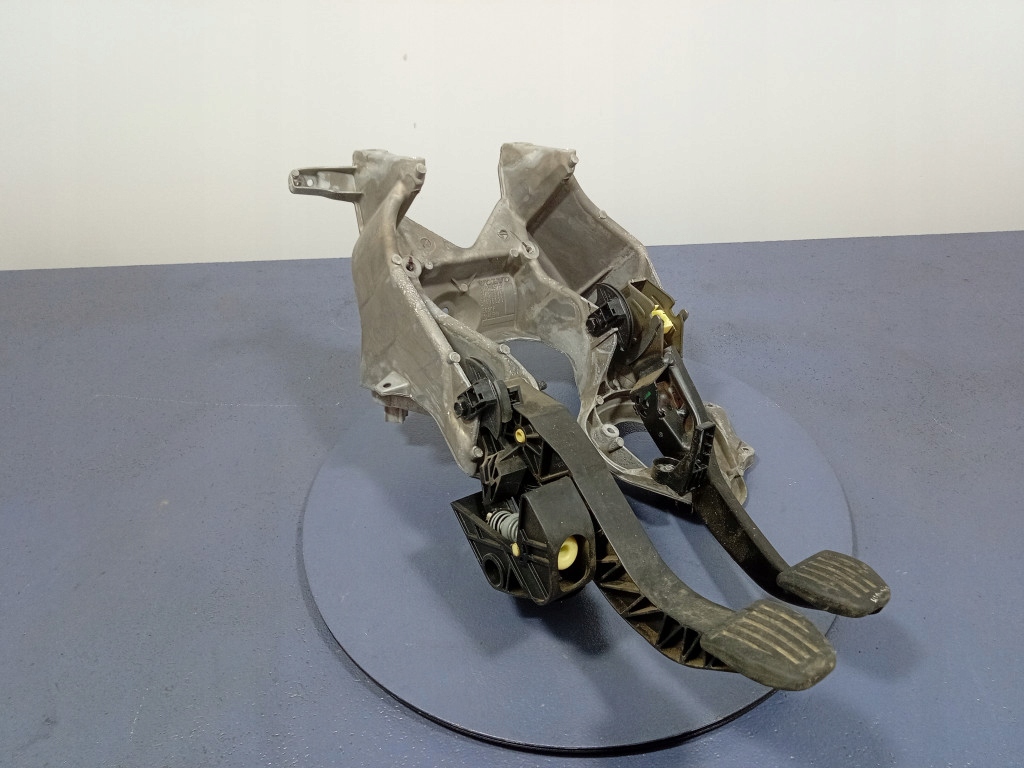 фото №5, Volvo xc60 ii 17- педали тормоз сцепление механическая коробка передач eu 31423973