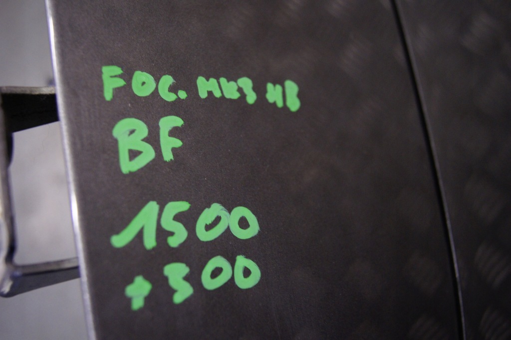 Кришка багажника багажника bf ford focus mk3 рестайлінг  1.0 eb hb лак: bf Доставка