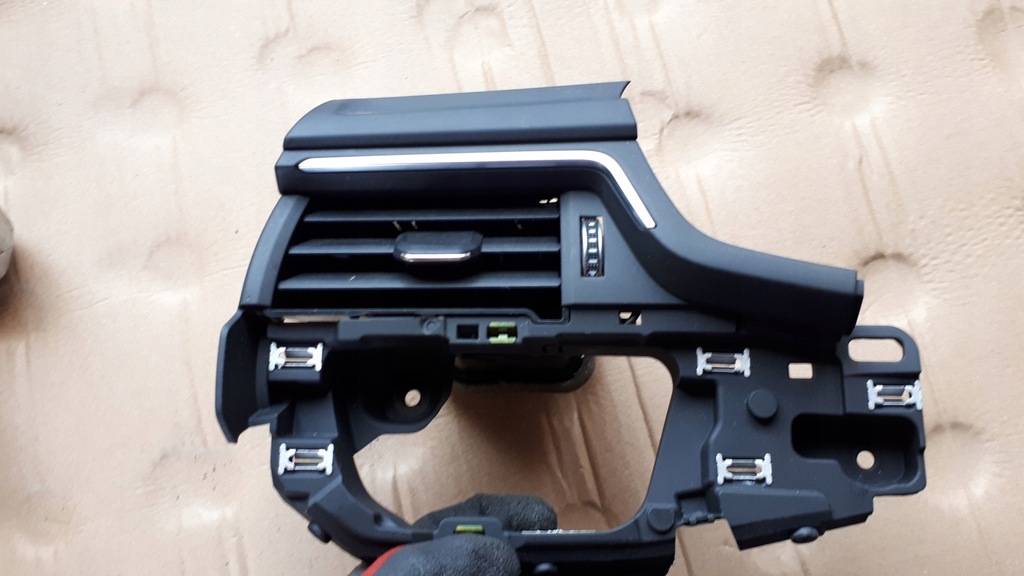 фото №1, S4 b9 a4 8w рамка решётка обдув левая 8w1820901b