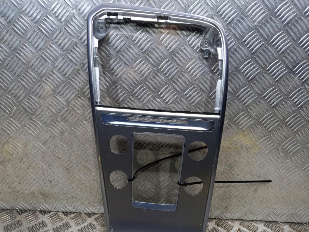 фото №5, Volvo xc60 защита корпус консоли центральной 1302415