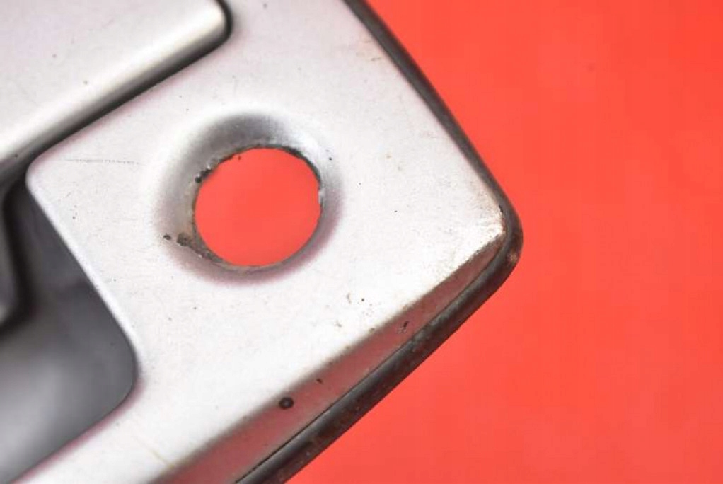 фото №11, Ручка крышки задняя задний серебристая mr556095 mitsubishi outlander 1 i 01-08