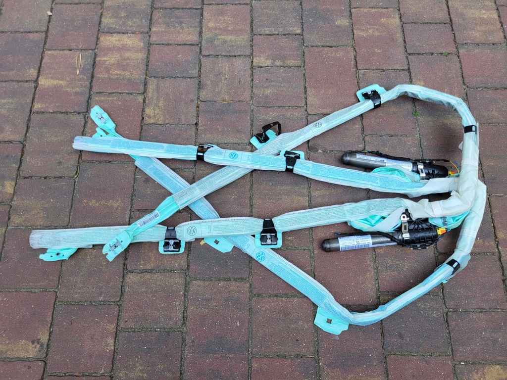 фото №1, Шторка безопасности правая vw passat b7 kombi