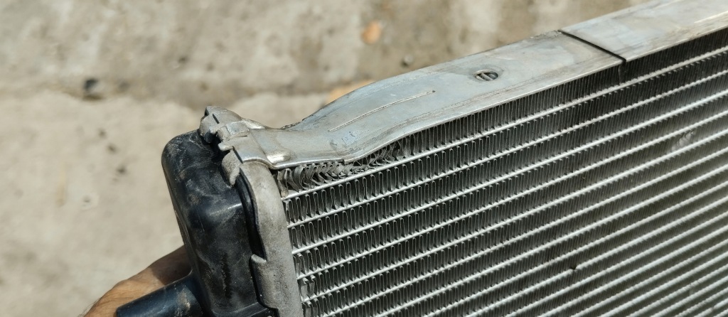 Радіатор води range rover velar l560 3.0 d hk83-8005-ab Доставка